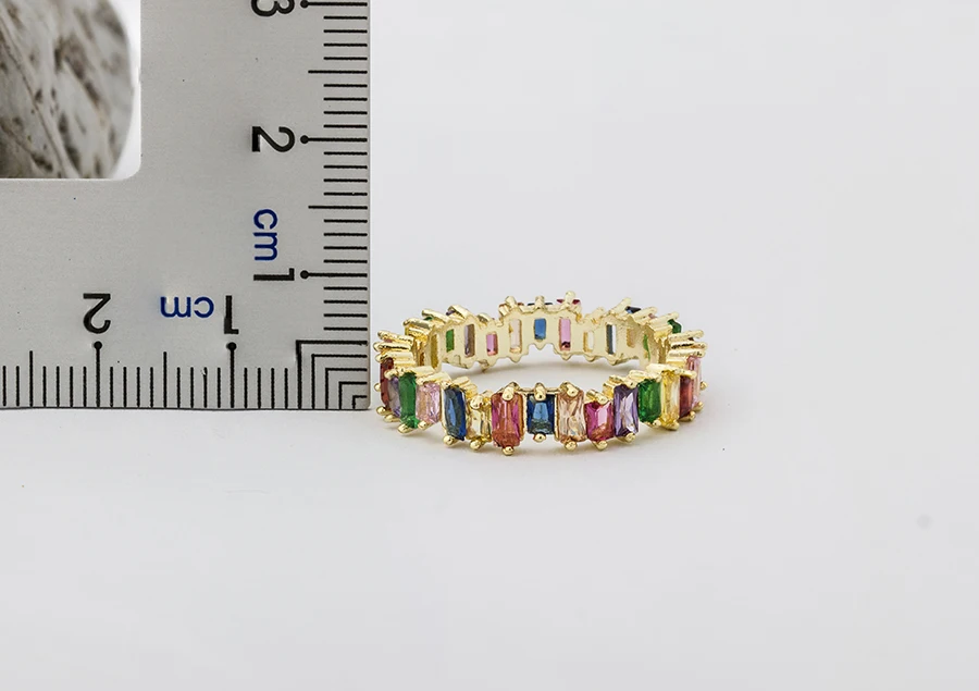 Цветное кольцо с фианитами вечность тонкое тощее обручальное кольцо с камнем цвета радуги классические простые круглые кольца на палец