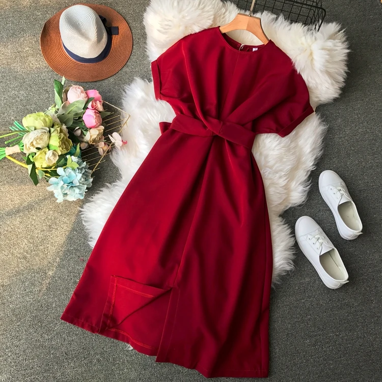 Женское летнее платье с коротким рукавом и крестообразным ремнем шикарное