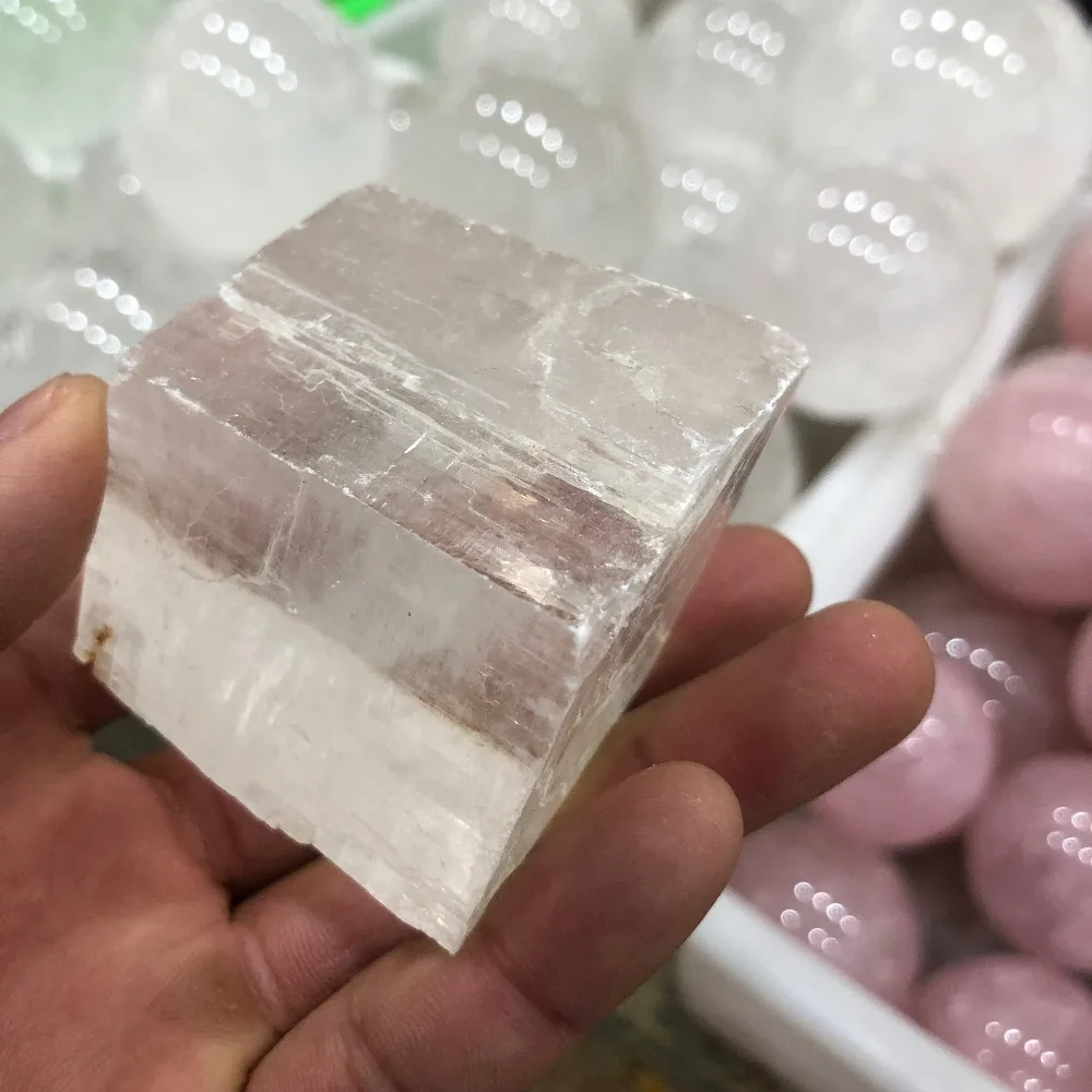 

1pcs Natural selenite gypsum, rough first crystal crystal SLATE, translucent.Transparent white rough stone.