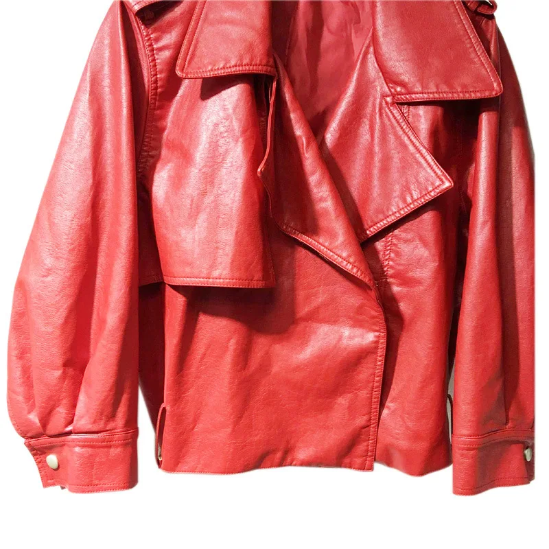 Женская свободная куртка из искусственной кожи короткая байкерская куртка с заклепками пальто из искусственной кожи с отложным воротником красная мотоциклетная куртка с топы с ремешками