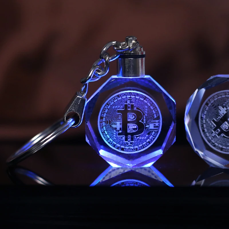

Crystal Bitcoin Keychain Laser Engraved Key Ring Colorful LED Light Key Chain Car Motorcycle Hanging Pendant Souvenir Gift