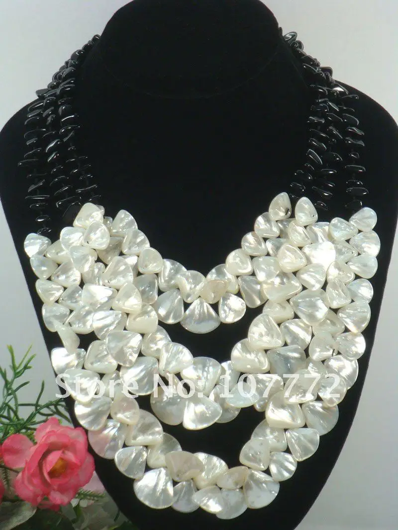 

White Shell Black Onyx Flower Necklace