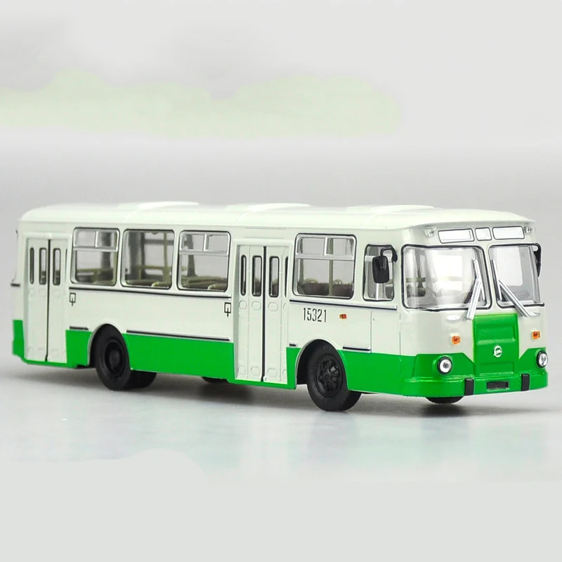 Литая модель автомобиля 1:43 из сплава русский автобус 677 м спортивного