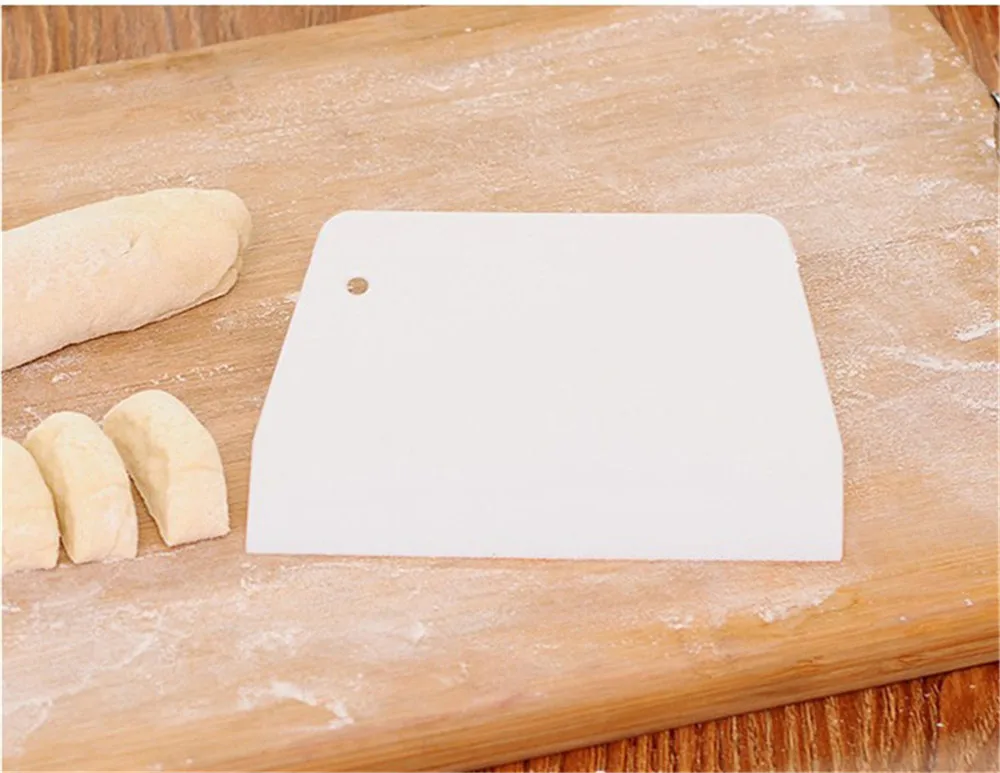 

cake cutter tools 2019 Plastic Trapezoidal Cream Cake Scraper Food Grade Butter Scraping Dough Cake Cream Cutting Board#0