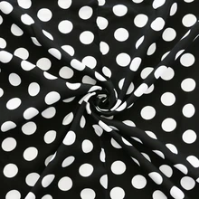 50 см* 145 см черно-белая ткань в горошек для платья из вискозы