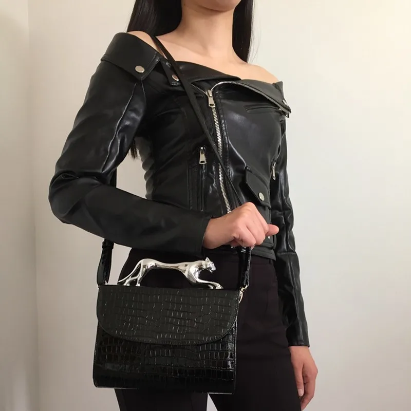 2019 Весна с плеча готический черный Мото куртки молнии Короткие гот женские PU