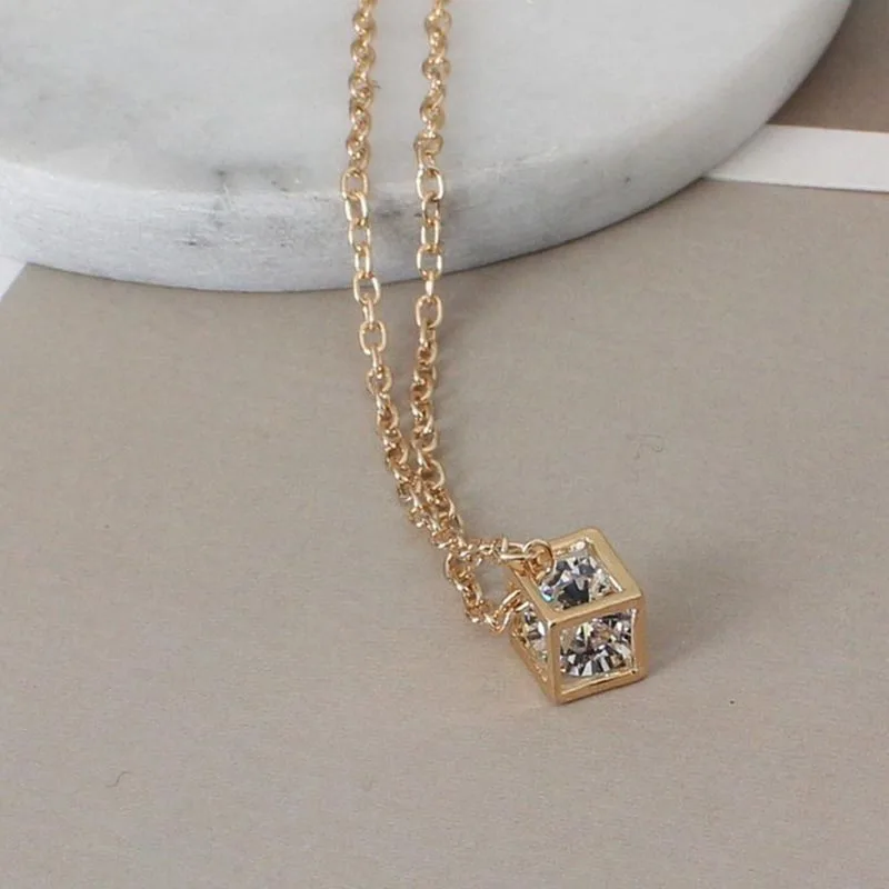 

Fashionable Love Cube Three-dimensional Necklace Shiny Charm Rhinestones Small Box Short Clavicle Chain Maxi Necklace & Pendants