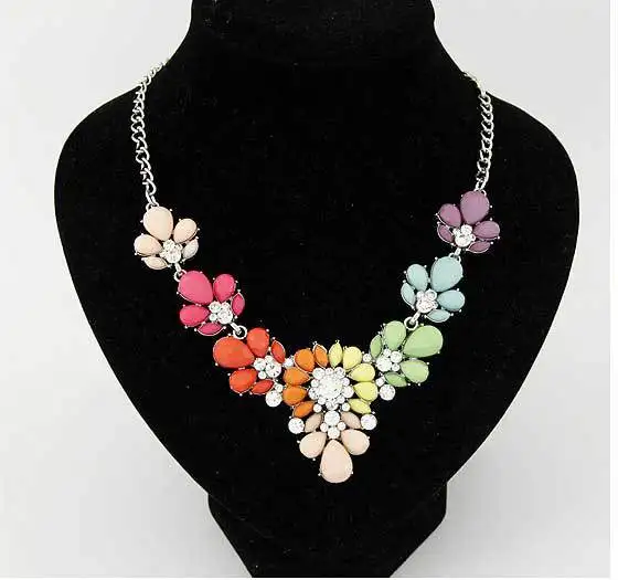 

Match-Right Women Statement Necklace New Arrival Resin Flower Necklaces Pendants Fashion Chokers Necklace Jewelry Trends
