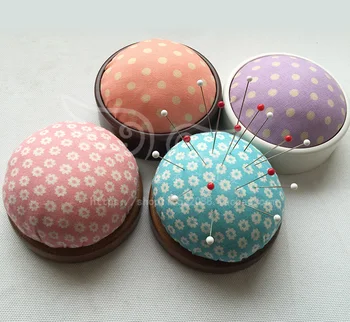 

Japan CLOVER wood/Plastic base Pincushion for patch work