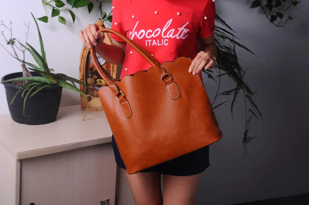 scalloped handbag (1)