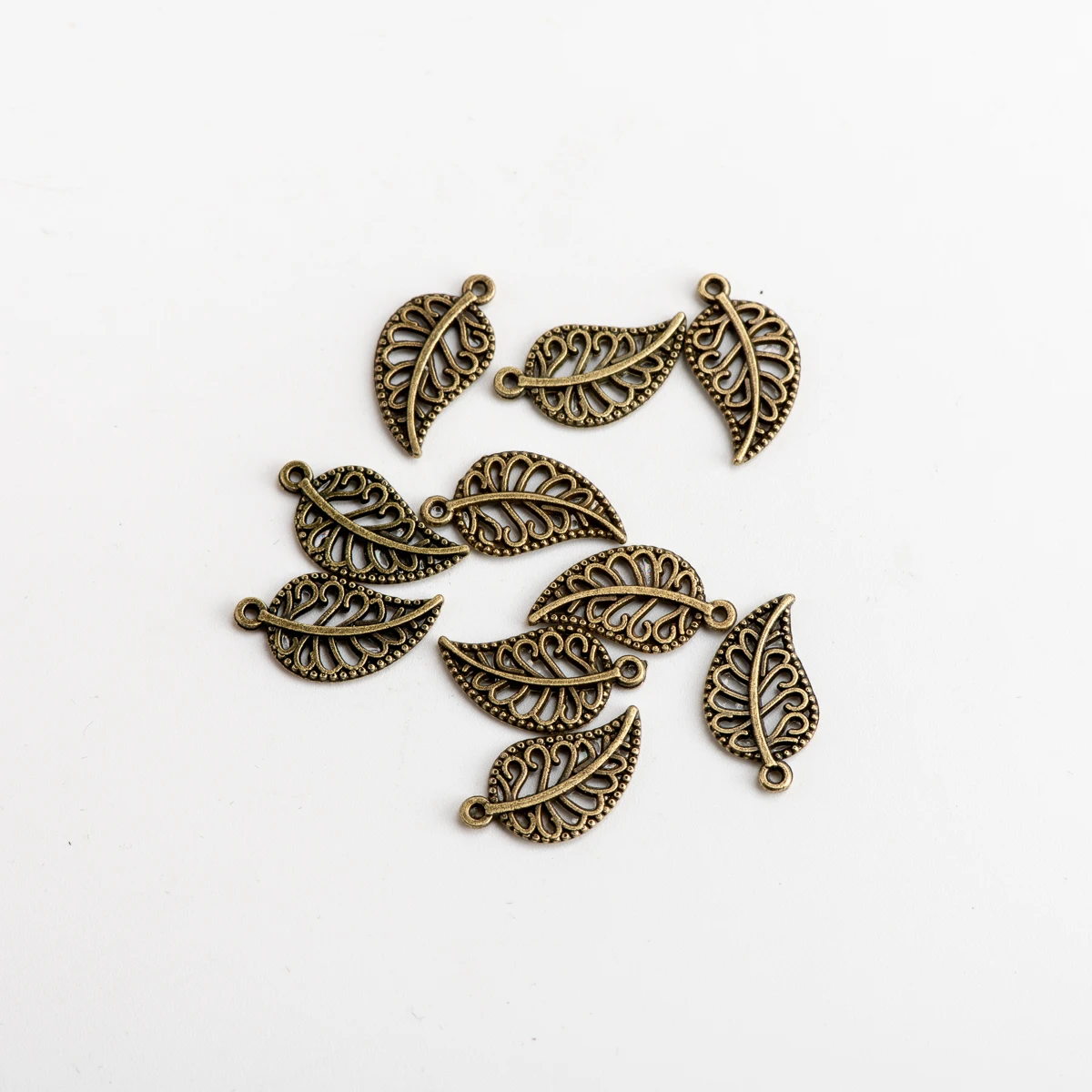 Small Leaf DIY Alloy Pendant For Crafts Charms Jewelry Findings & Components For Jewelry Making #JZ103