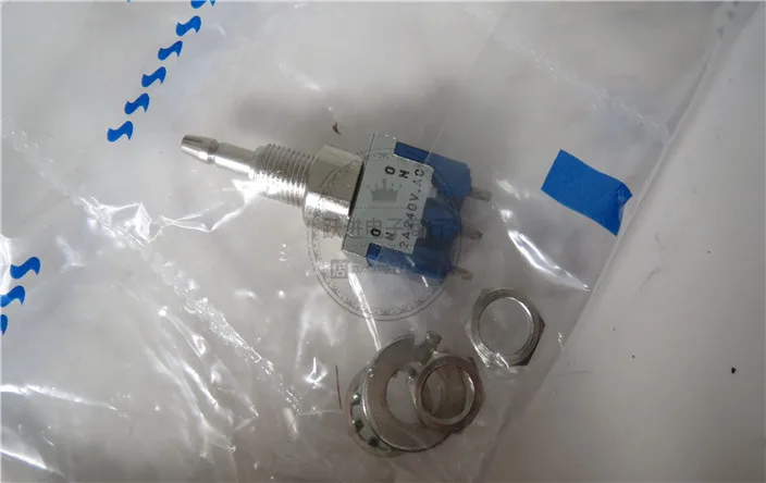 

[VK] Import FUJISOKU 8N1011-014 button lock switch 3 pin 3 feet button lock power switch