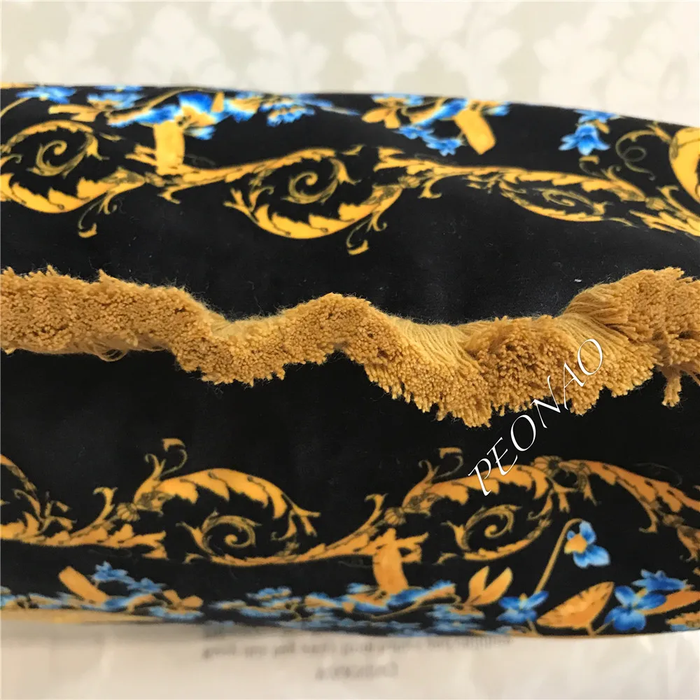 Бархатные двухсторонние наволочки с рисунком животных в стиле подушечка Пчелой