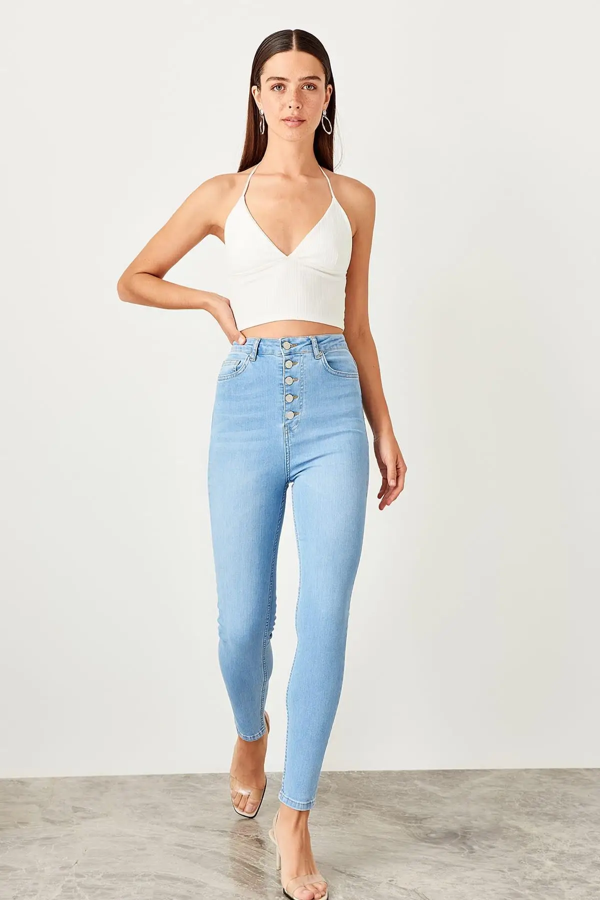 

Trendyol Light Blue Front Button High Waist Skinny Jeans TWOSS19MO0022