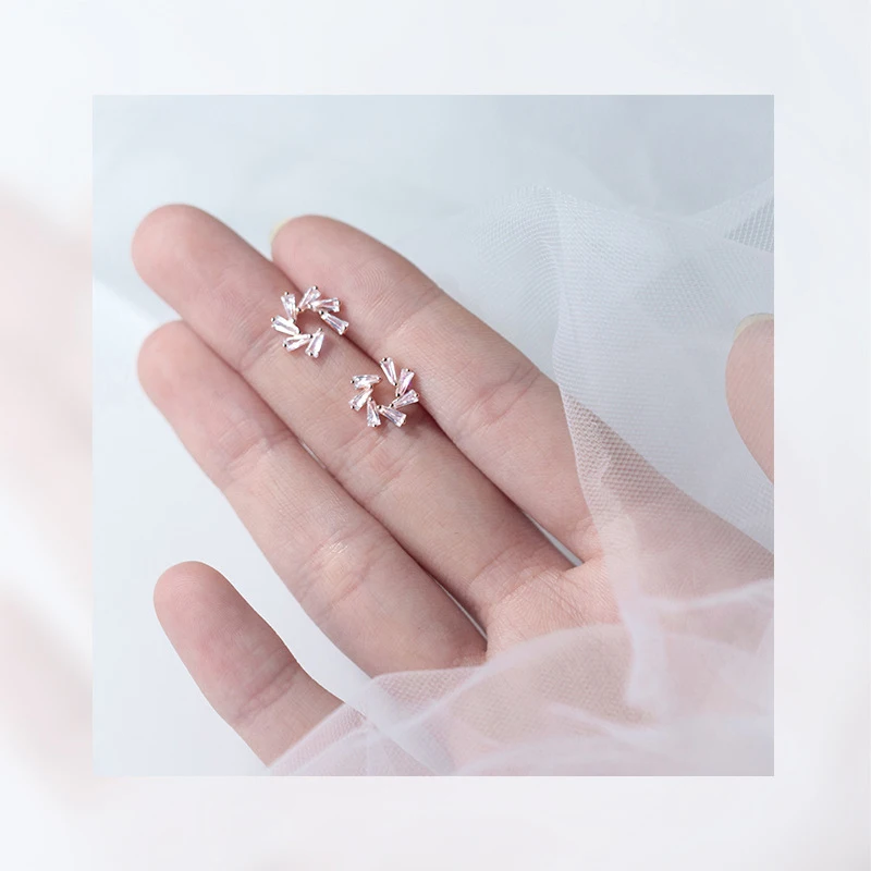 

Colusiwei Style Chic Elegant Fireworks Ear Studs 925 Sterling Silver Clear CZ Stud Earrings Engagement Statement Jewelry