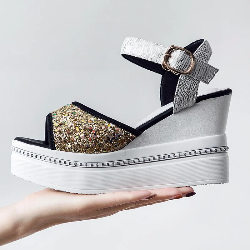 

Women's sandals 2018 summer new style fish mouth sandals, high heel slopes and buckled bottom thick muffin women's shoes.