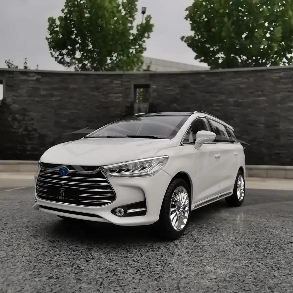 Литой под давлением автомобиль модель BYD Song MAX 1:18 (белый) крышка двигателя и
