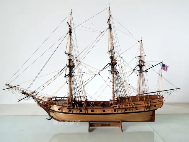 Wooden Ship Model kit Scale 1/50 U.S Rattlesnake 1782 ship
