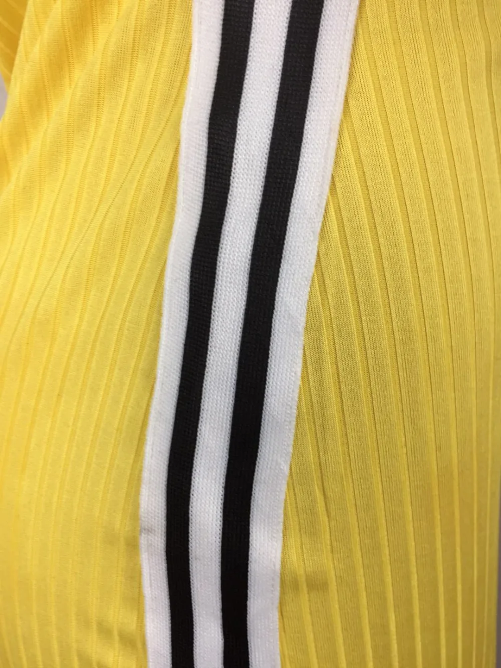 8992598048_591906627