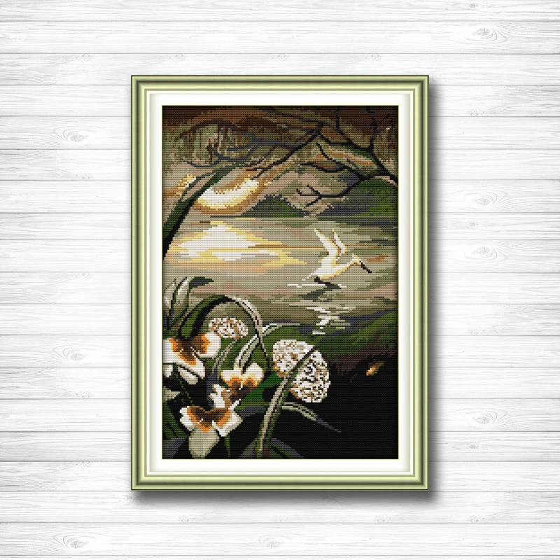 

Moonlight over the Lotus Pond Scenery Painting dmc 14CT 11CT counted cross stitch Needlework Set Embroidery kits Home decor