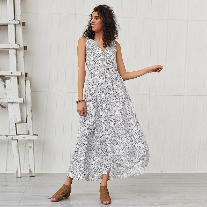 

European and American cross-border originally designed wave-point print dresses are popular in the spring and summer of 2019