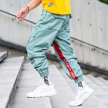Fashion Streetwear Big Pocket Spliced Men Jeans Joggers Cargo Pants Letter Printed Loose Fit Ankle Banded Hip Hop Pants Jeans Fashion Streetwear Big Pocket Spliced Men Jeans Joggers Cargo Pants Letter Printed Loose Fit Ankle Banded Hip Hop Pants Jeans