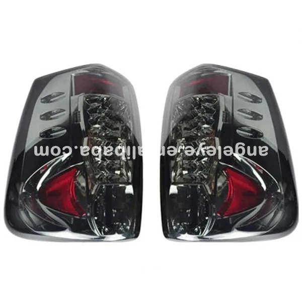 

For Jeep for Grand Cherokee 1999-2004 year LED Tail Lamp LEDfor original car with LED turnning light Smoke black SN