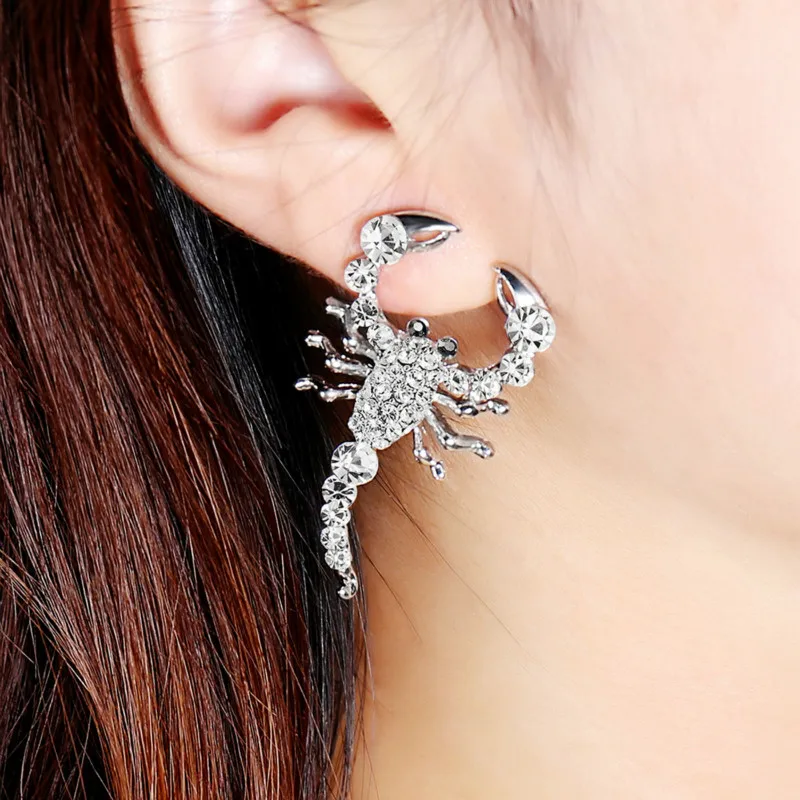 

Vintage Three-dimensional Rhinestone Silver Bizarre 3D Animal Scorpion Stud Earrings for Women Ear Jewelry Gift Brincos