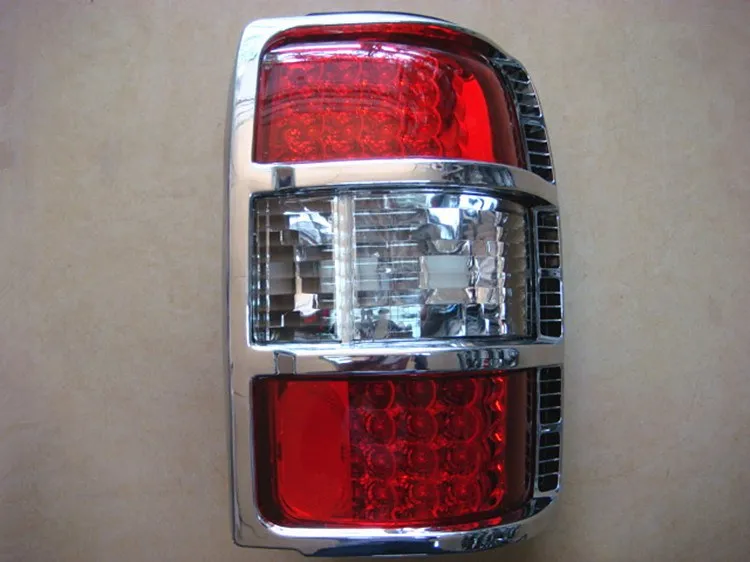 EOsuns задний светильник, задний фонарь внутренний для Mitsubishi pajero V31 V32 V43 V45 - Color: white red R side