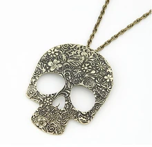 Women Vintage Style Retro Carved Flower Skull Pendant Necklace Skeleton Sweater Long Chain Jewelry Gif