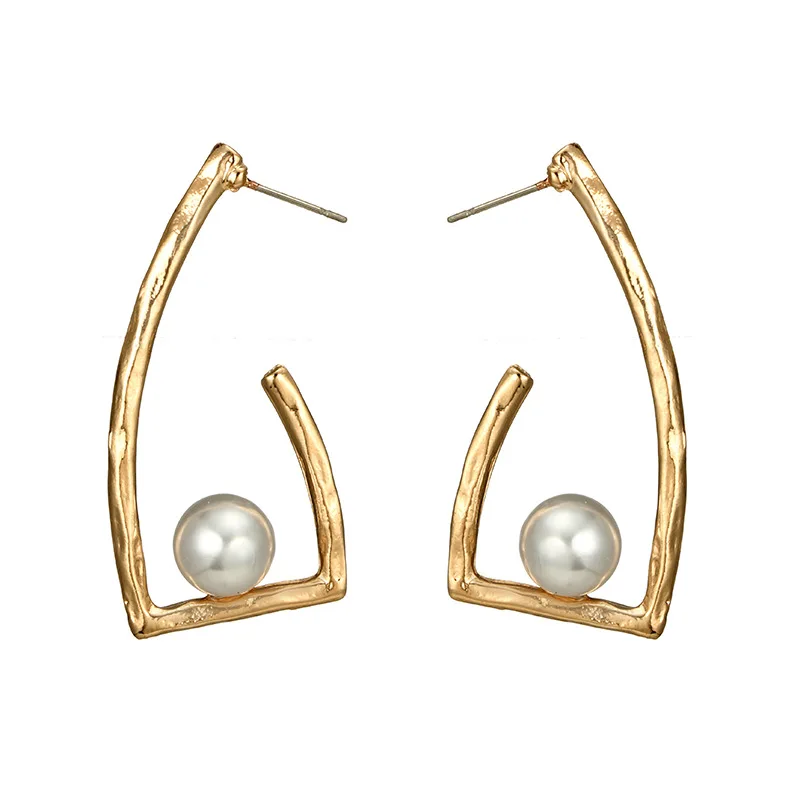 

Korean Style Geometric Simulated Pearls Stud Earring for Women Fashion Gold Color Ear Studs Aretes De Mujer Modernos 2018