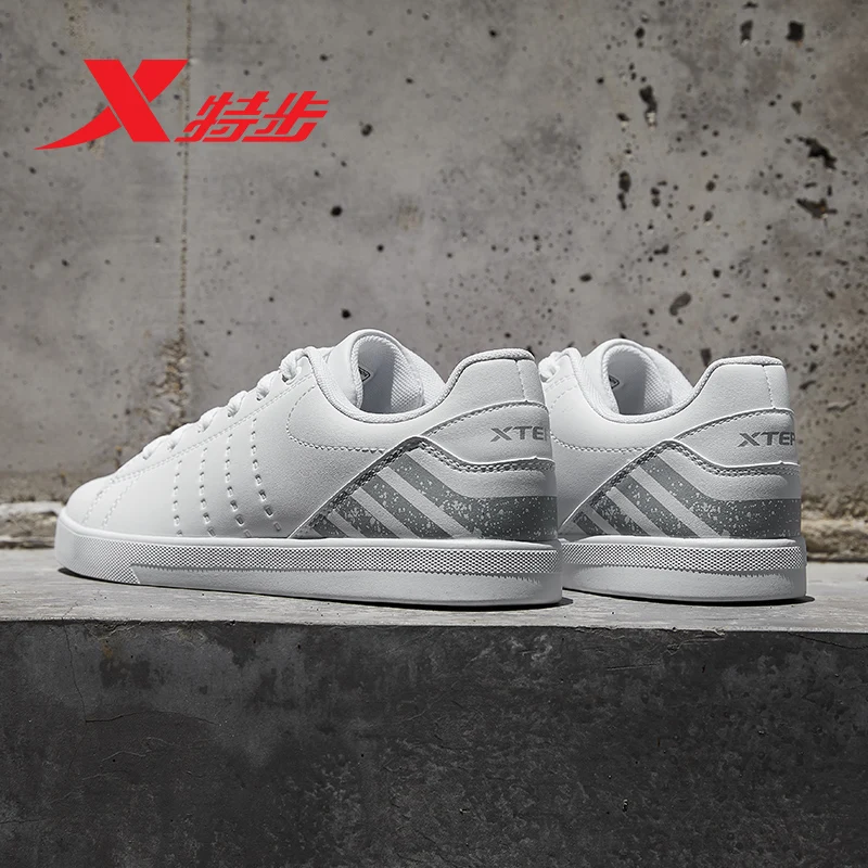 882419319802 Xtep الأبيض أحذية رسمية أحذية رجالي 2018 الخريف جديد الكلاسيكية حذاء كاجوال الرجعية الاتجاه تزلج أحذية رياضية