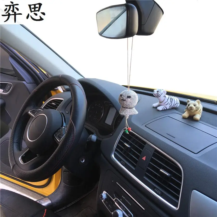 

Lovely white diamond doll Pendant Exquisite ceramic products Automobile rearview mirror decoration Cute ghost car accessories