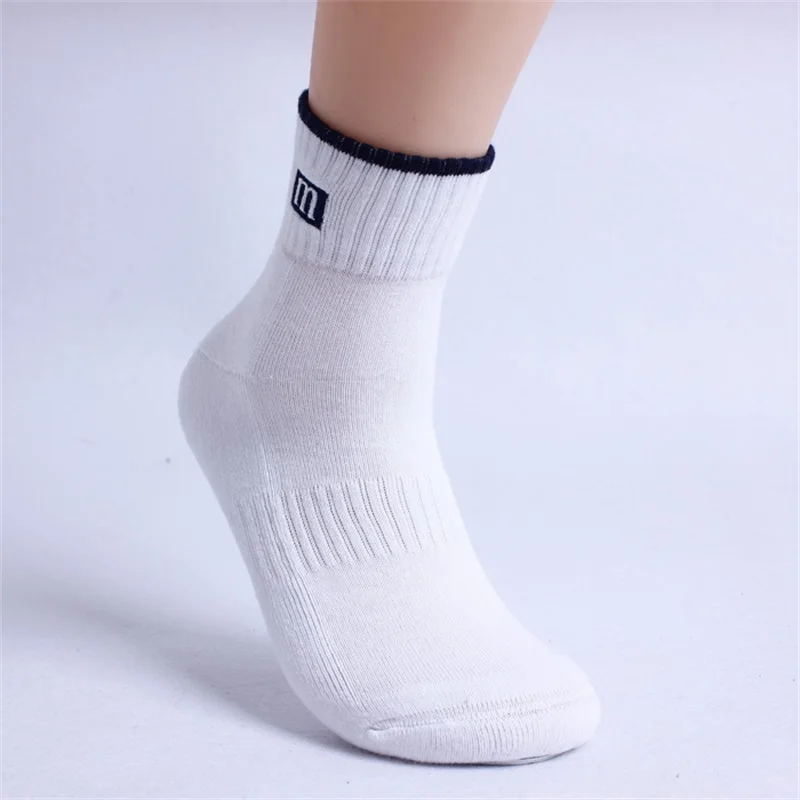 2016 New Autumn and Winter Pure Color Cotton Socks Man Simple Style Casual Sports Socks Letter Pattern Elastic Thicken Socks