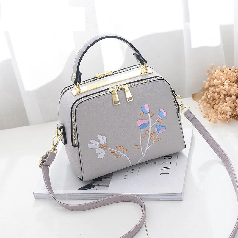 

Floral Embroidery Women Leather Handbag Flap Small Bags For Lady Girl 2018 New Design Crossbody Female Messenger Bags