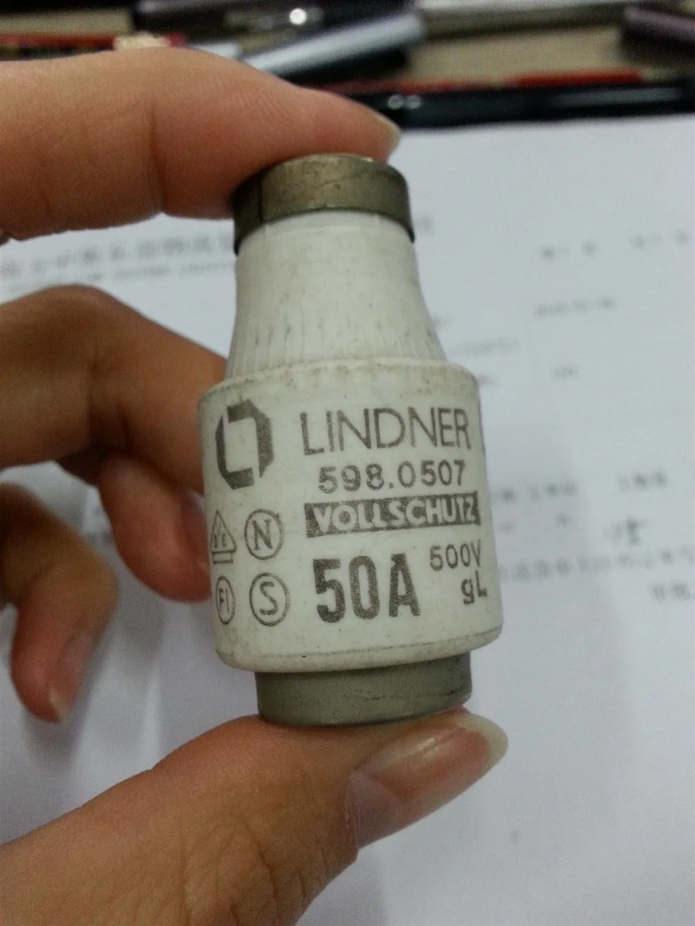 Предохранители: LINDNER DIAZED Тип предохранитель DIII 35A 500 В gG/gL 598,0357/DIII 50A 500 В 598,0507/ DIII 63A 500 В 598,0637 gG/gL