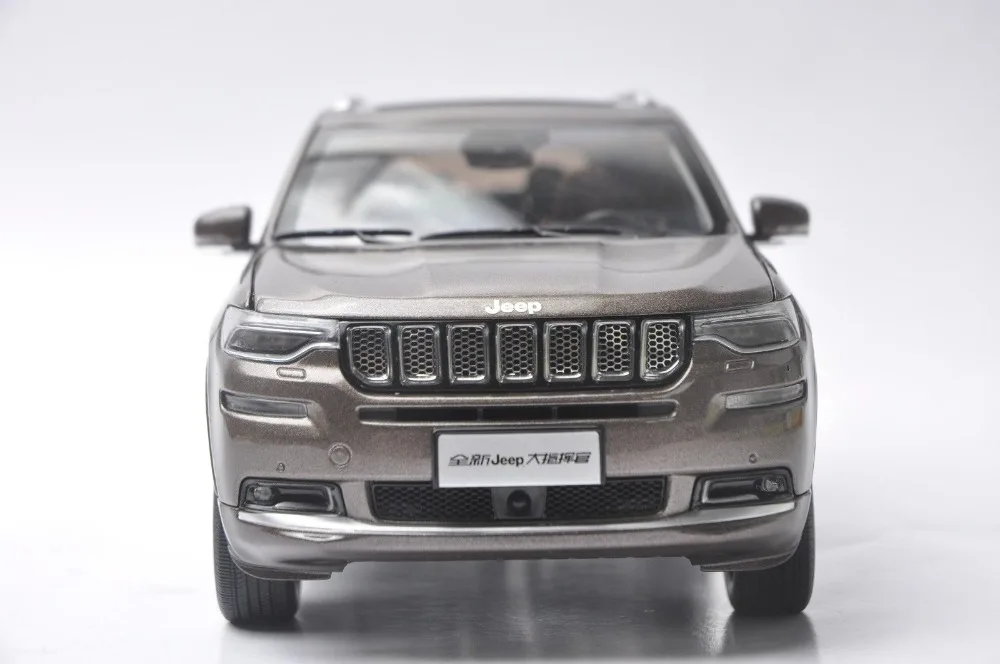 1:18 литья под давлением модель для Jeep Grand Commander 2018 коричневый внедорожник сплава игрушечный автомобиль миниатюрный коллекция подарок