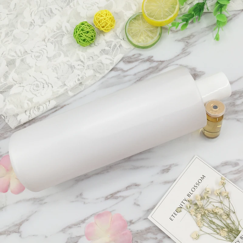 

Snow grassland liquid, moisturizing light grain desalination and thin pores