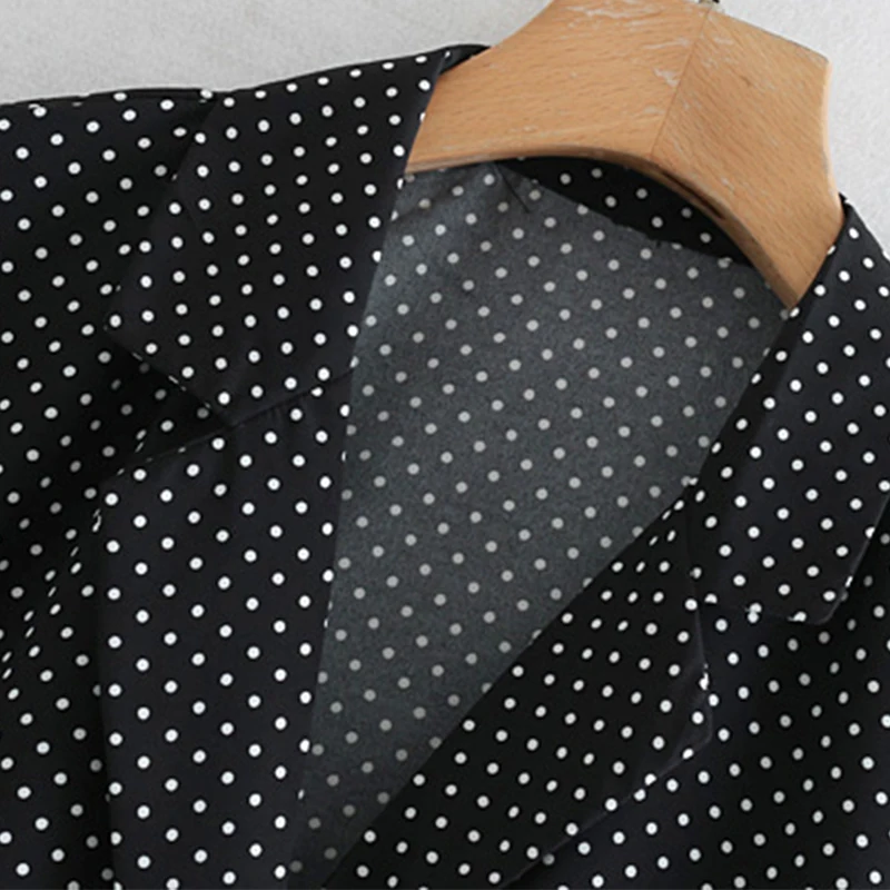 خمر أنيق البولكا نقطة Playsuits النساء 2019 الأزياء طية صدر السترة طوق أزرار السيدات قصيرة حللا عارضة داخلية فام