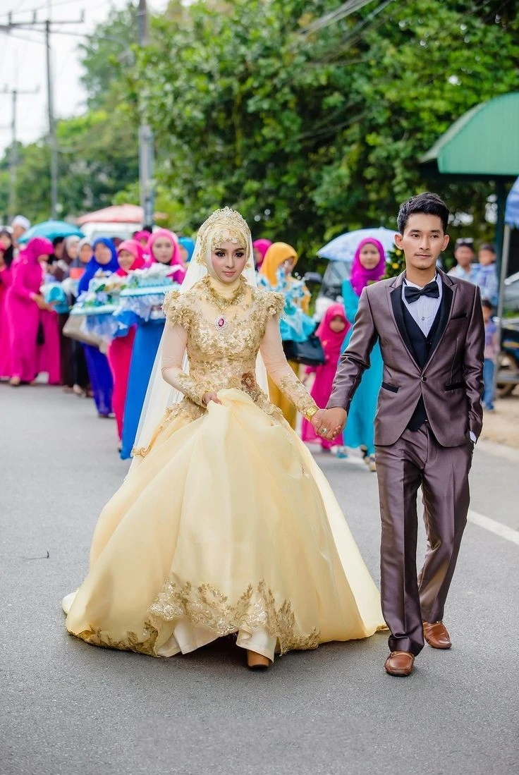 Wedding-Dress-Gold-Muslim-Long-Sleeve-Wedding-Dresses-Ball-Gown-Saudi-Arabian-Lace-Appliques-Vestido-De (1)