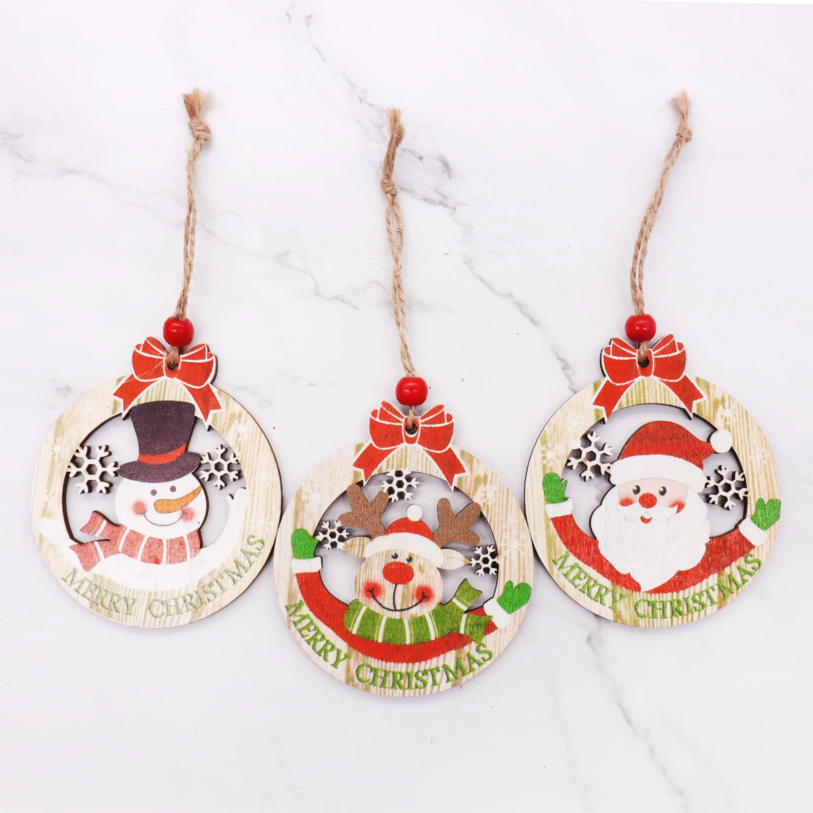 

1pcs Hot New Christmas Decorations Santa Claus Hanger Elk Hollow Ornament Pendant Christmas NEW YEAR Festive Party Supplies