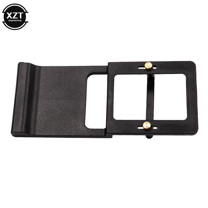 Vue éclatée de la plaque de montage montrant les points de fixation pour différents modèles de gimbals.