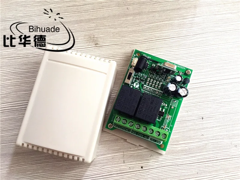 

Universal Wireless Remote Control Switch AC 220V 2CH Relay Receiver Module and RF 433Mhz Remote Controls