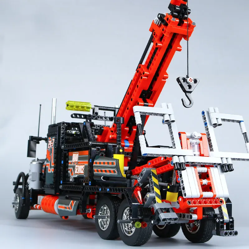 

LEPIN 20020 1877pcs Technic Series The American Heavy Container Trucks Model Building Blocks Bricks Compatible LegoINGlys 8285