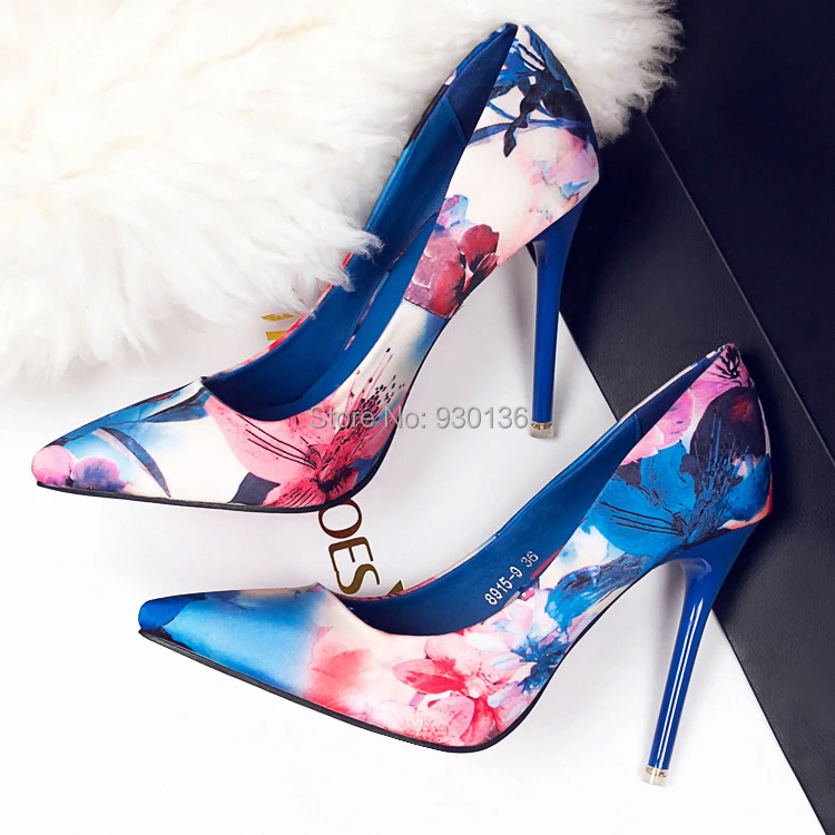 floral pattern pumps