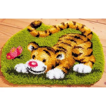 

Placemats "do it yourself" method of needlework kit latch hook rug kit Unfinshed / embroidered carpet cartoon bear pattern