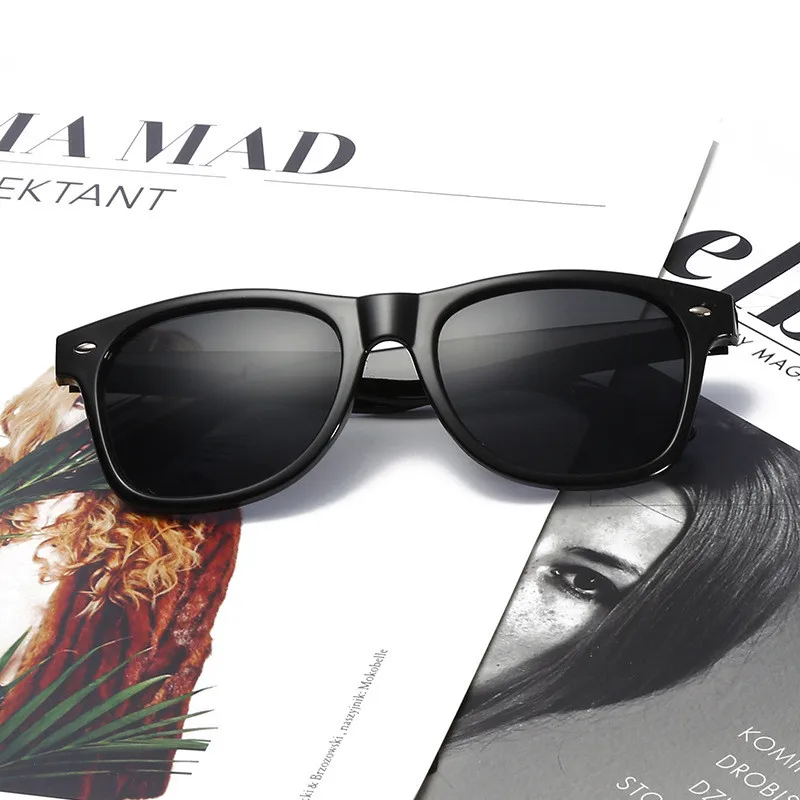 

2018 Brand New Vintage Sunglasses for Women Girls Retro Black Frame Men Sun Glasses Female Oculos de sol Maschlino