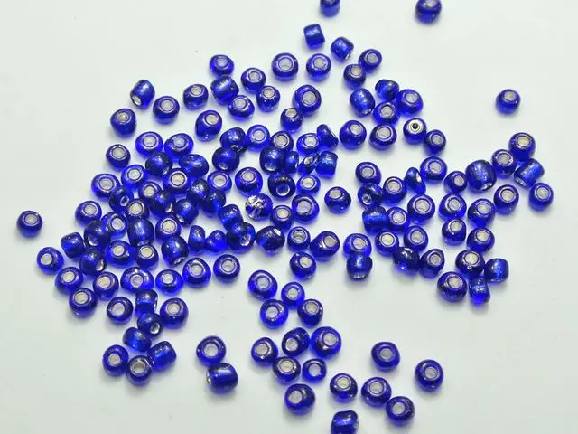 

800 Green Silver-Lined Glass Seed Beads Rondelle 4mm (6/0)