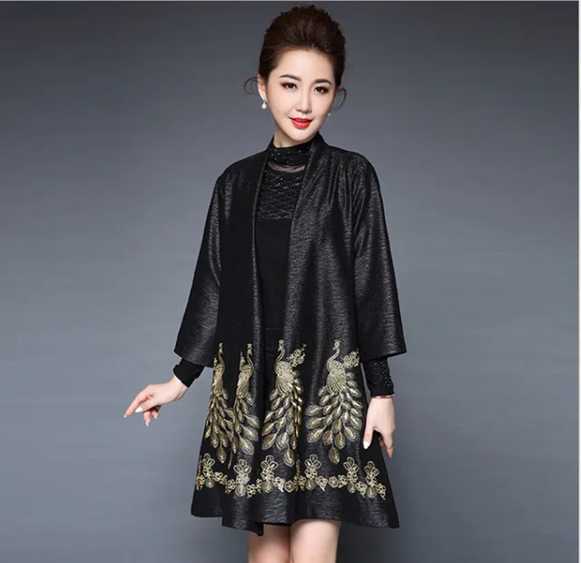 Best Product Hot Sale New Autumn Women's Windbreaker Iong Cloak Peacock Embroided Trench Coat Women Manteau loose Cape Four Colors Plus Size
