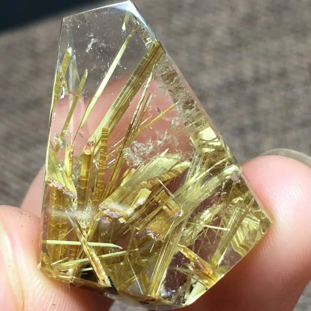

Natural Gold Rutilated Quartz Pendant Necklace Charming Wealthy Woman Crystal 31x23x10mm AAAAA Drop Shipping